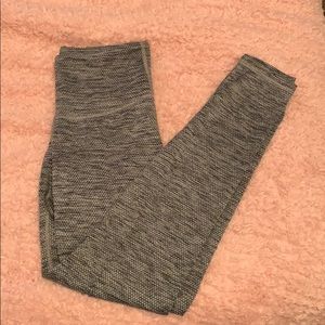 Athletic leggings